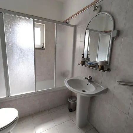 5f Estrela - Casas & Papeis アルマカオ・デ・ペラ